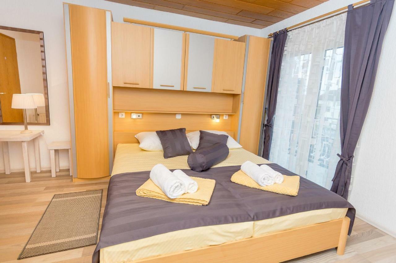 Lanterna Rooms Turanj Exterior photo