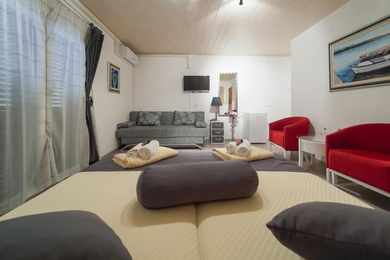 Lanterna Rooms Turanj Exterior photo